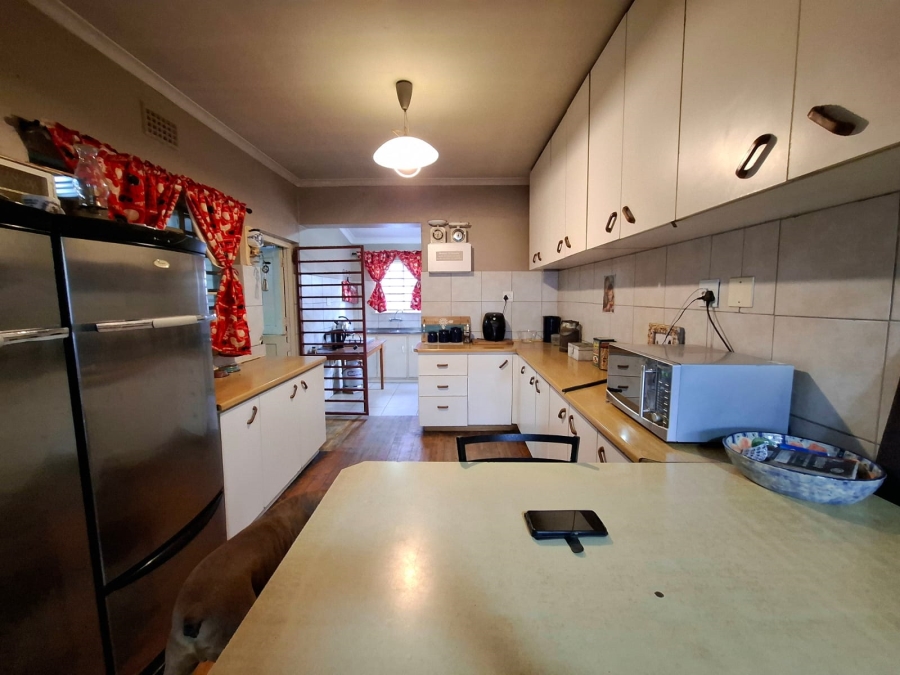 4 Bedroom Property for Sale in Oakdale Western Cape